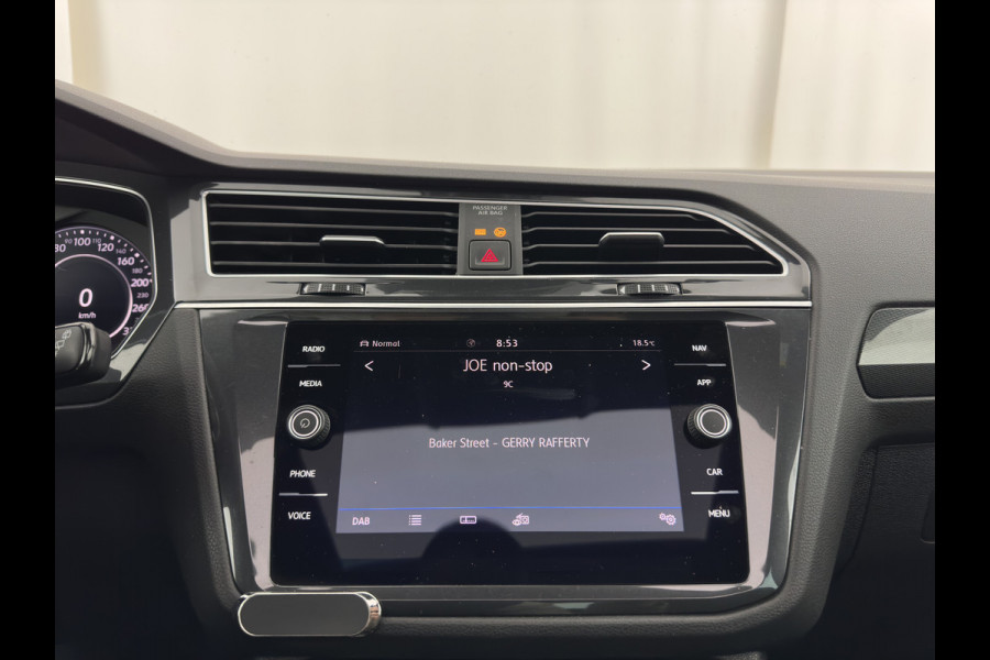 Volkswagen Tiguan 1.5 TSI ACT R-Line Highline Business Aut. *PANO | ADAPTIVE-CRUISE | FULL-LED | HEATED-COMFORTSEATS | KEYLESS | DIGI-COCKPIT | CAMERA | NAVI-FULLMAP | PRIVACY-GLASS | SHIFT-PADDLES | 19