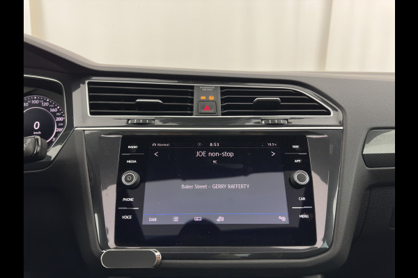 Volkswagen Tiguan 1.5 TSI ACT R-Line Highline Business Aut. *PANO | ADAPTIVE-CRUISE | FULL-LED | HEATED-COMFORTSEATS | KEYLESS | DIGI-COCKPIT | CAMERA | NAVI-FULLMAP | PRIVACY-GLASS | SHIFT-PADDLES | 19
