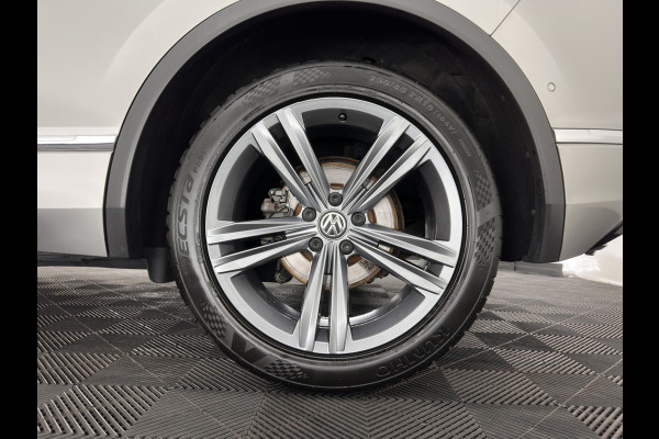 Volkswagen Tiguan 1.5 TSI ACT R-Line Highline Business Aut. *PANO | ADAPTIVE-CRUISE | FULL-LED | HEATED-COMFORTSEATS | KEYLESS | DIGI-COCKPIT | CAMERA | NAVI-FULLMAP | PRIVACY-GLASS | SHIFT-PADDLES | 19
