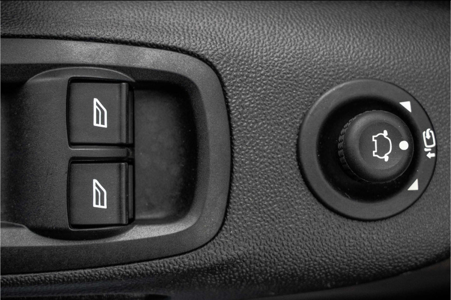Ford Transit Custom 2.0 EcoBlue L1H1 | 130 PK | 3-Zits | Automaat | 1e Eigenaar | Camera | Cruise | PDC | Airco