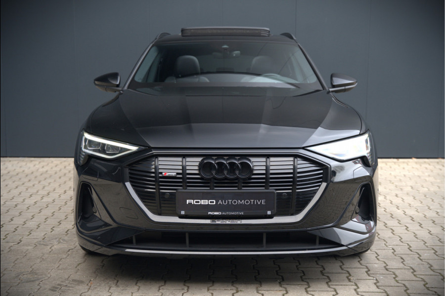 Audi e-tron e-tron 50 quattro Launch edition Black 71 kWh | Black Edition | Panoramadak | Memory Seat | Luchtvering | Adaptive Cruise Control | Keyless | Matrix LED | Trekhaak | Stoelverwarming | NAP | SOH 94,39%