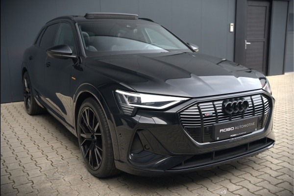 Audi e-tron e-tron 50 quattro Launch edition Black 71 kWh | Black Edition | Panoramadak | Memory Seat | Luchtvering | Adaptive Cruise Control | Keyless | Matrix LED | Trekhaak | Stoelverwarming | NAP | SOH 94,39%