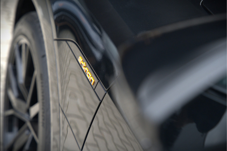 Audi e-tron e-tron 50 quattro Launch edition Black 71 kWh | Black Edition | Panoramadak | Memory Seat | Luchtvering | Adaptive Cruise Control | Keyless | Matrix LED | Trekhaak | Stoelverwarming | NAP | SOH 94,39%