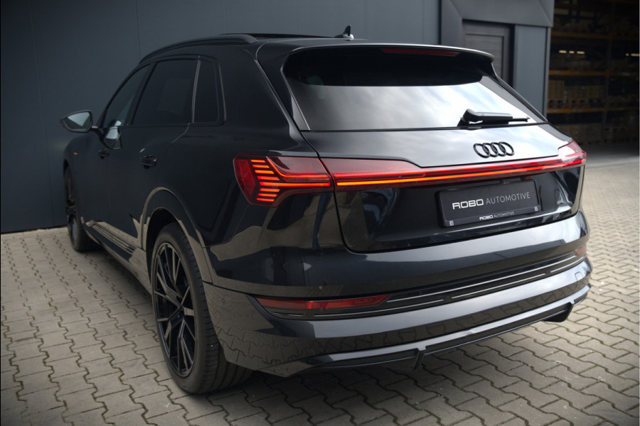 Audi e-tron e-tron 50 quattro Launch edition Black 71 kWh | Black Edition | Panoramadak | Memory Seat | Luchtvering | Adaptive Cruise Control | Keyless | Matrix LED | Trekhaak | Stoelverwarming | NAP | SOH 94,39%