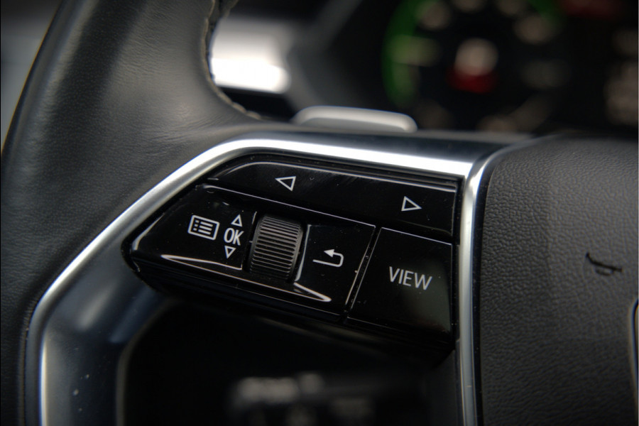 Audi e-tron e-tron 50 quattro Launch edition Black 71 kWh | Black Edition | Panoramadak | Memory Seat | Luchtvering | Adaptive Cruise Control | Keyless | Matrix LED | Trekhaak | Stoelverwarming | NAP | SOH 94,39%