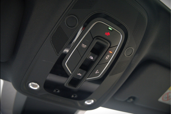 Audi e-tron e-tron 50 quattro Launch edition Black 71 kWh | Black Edition | Panoramadak | Memory Seat | Luchtvering | Adaptive Cruise Control | Keyless | Matrix LED | Trekhaak | Stoelverwarming | NAP | SOH 94,39%