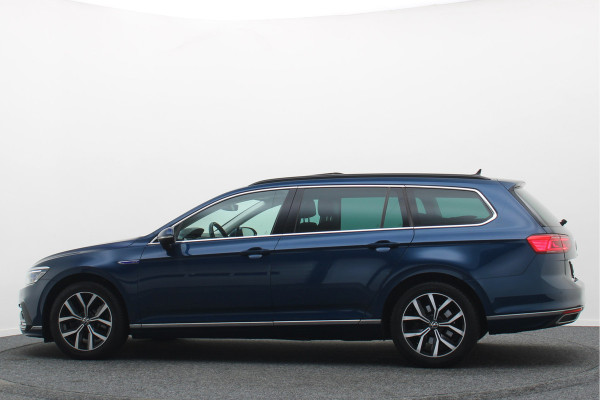 Volkswagen Passat Variant 1.4 TSI PHEV GTE Business Panoramadak, ACC, Apple Carplay, Trekhaak, Camera, Keyless