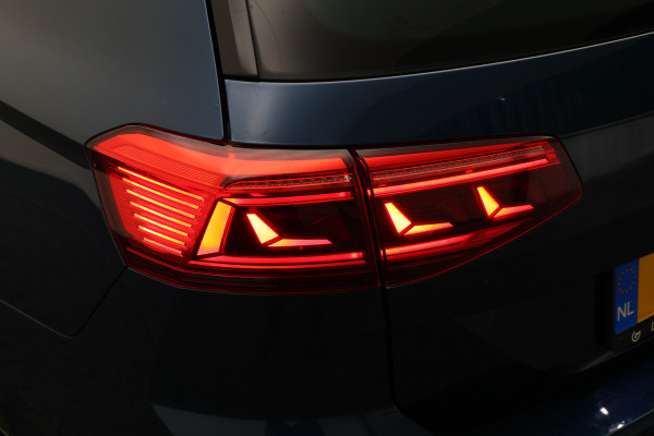 Volkswagen Passat Variant 1.4 TSI PHEV GTE Business Panoramadak, ACC, Apple Carplay, Trekhaak, Camera, Keyless