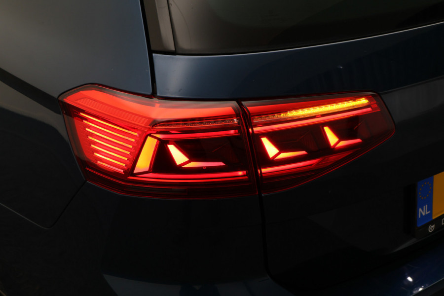 Volkswagen Passat Variant 1.4 TSI PHEV GTE Business Panoramadak, ACC, Apple Carplay, Trekhaak, Camera, Keyless