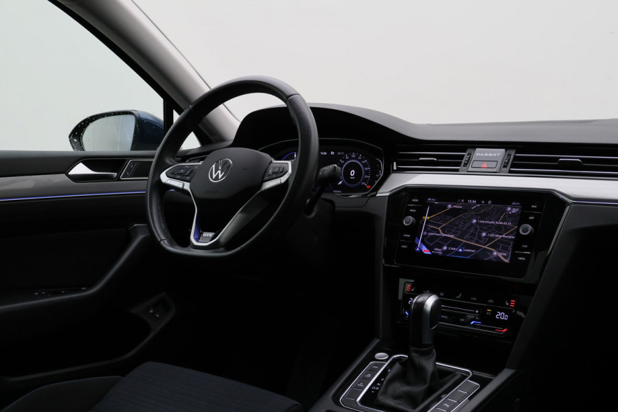 Volkswagen Passat Variant 1.4 TSI PHEV GTE Business Panoramadak, ACC, Apple Carplay, Trekhaak, Camera, Keyless