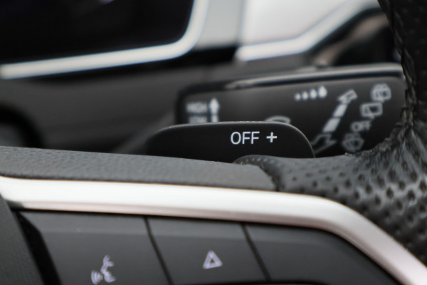 Volkswagen Passat Variant 1.4 TSI PHEV GTE Business Panoramadak, ACC, Apple Carplay, Trekhaak, Camera, Keyless