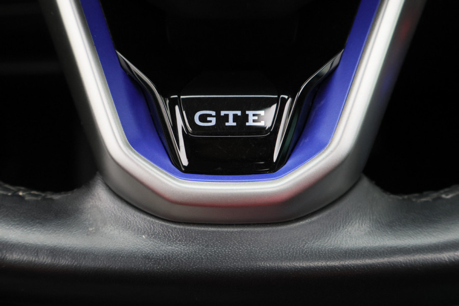 Volkswagen Passat Variant 1.4 TSI PHEV GTE Business Panoramadak, ACC, Apple Carplay, Trekhaak, Camera, Keyless