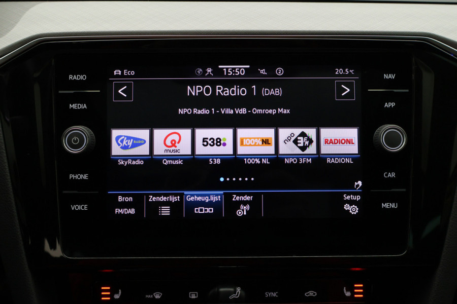 Volkswagen Passat Variant 1.4 TSI PHEV GTE Business Panoramadak, ACC, Apple Carplay, Trekhaak, Camera, Keyless
