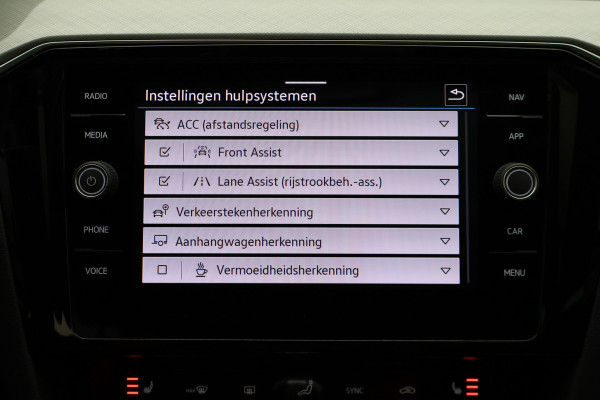 Volkswagen Passat Variant 1.4 TSI PHEV GTE Business Panoramadak, ACC, Apple Carplay, Trekhaak, Camera, Keyless