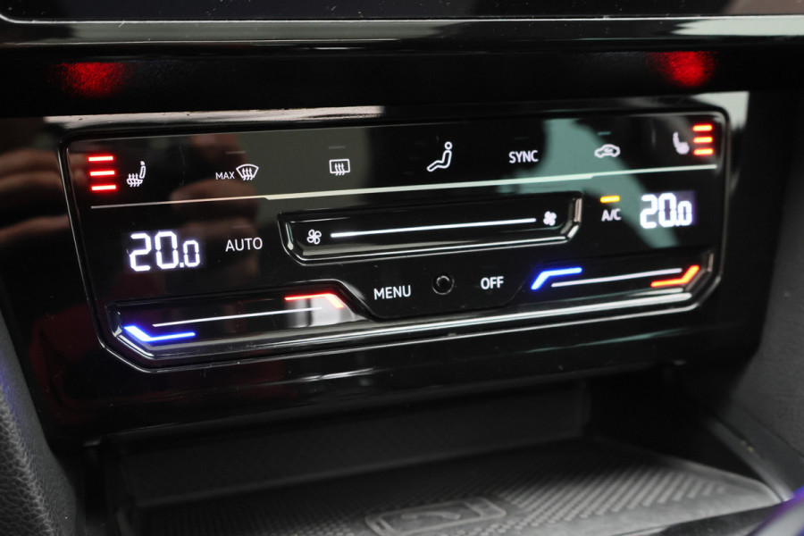 Volkswagen Passat Variant 1.4 TSI PHEV GTE Business Panoramadak, ACC, Apple Carplay, Trekhaak, Camera, Keyless