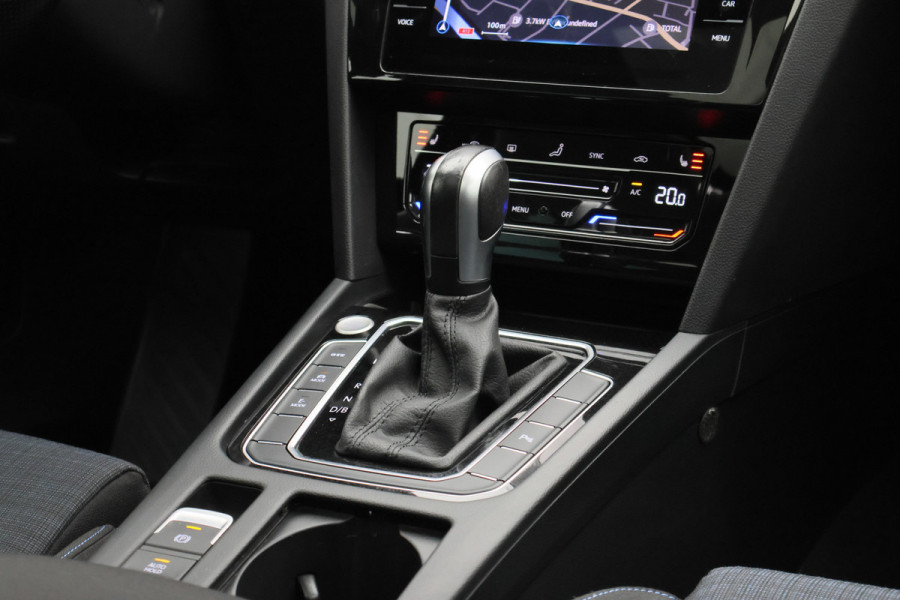 Volkswagen Passat Variant 1.4 TSI PHEV GTE Business Panoramadak, ACC, Apple Carplay, Trekhaak, Camera, Keyless