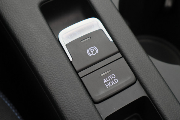 Volkswagen Passat Variant 1.4 TSI PHEV GTE Business Panoramadak, ACC, Apple Carplay, Trekhaak, Camera, Keyless