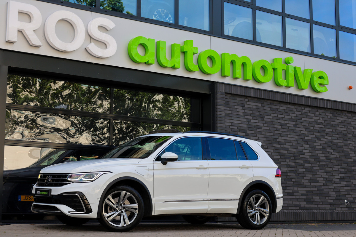 Volkswagen Tiguan 1.4 TSI eHybrid R-Line Business | BTW | PANORAMADAK | IQ-LIGHT | KEYLESS | ACC | ELEK KOFFERKLEP |