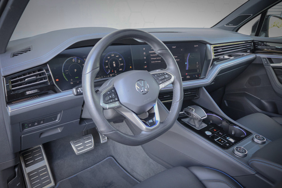 Volkswagen Touareg 3.0 TSi eHybrid 4MOTION R Edition MASSAGE | STOELVERWARMING & VERKOELING | ADAPTIVE CRUISE | SFEERVERLICHTING | TEKHAAK |
