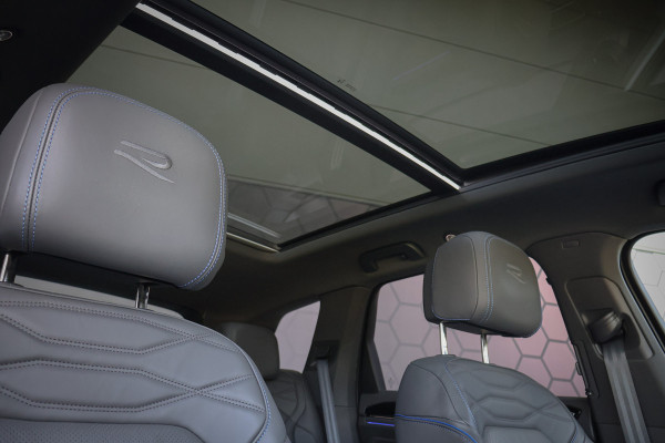Volkswagen Touareg 3.0 TSi eHybrid 4MOTION R Edition MASSAGE | STOELVERWARMING & VERKOELING | ADAPTIVE CRUISE | SFEERVERLICHTING | TEKHAAK |