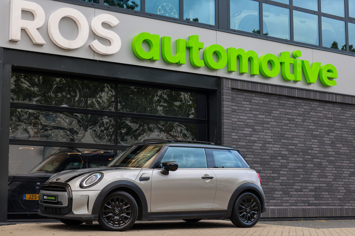 MINI 3-deurs 1.5 Cooper Classic | PANO | HUD | CAMERA | KEYLESS | LEDER |