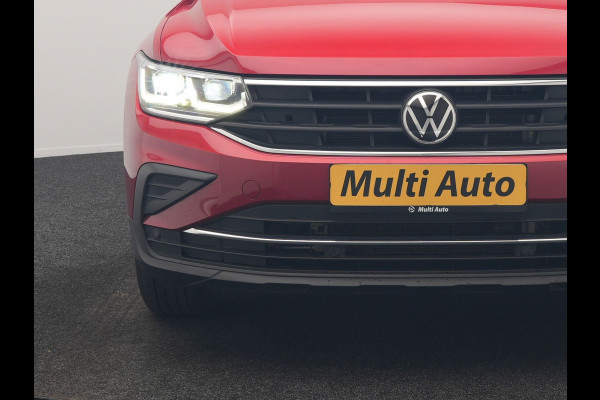 Volkswagen Tiguan 1.4 TSI eHybrid Elegance PHEV 245pk Dealer O.H. | SOH 90.3% | Adaptive Cruise | IQ Light | Camera | Blis | Stoelen & Stuur Verwarmd | Apple Carplay | DAB | Navigatie | Lane Assist | 17"L.M | Plug In Hybrid