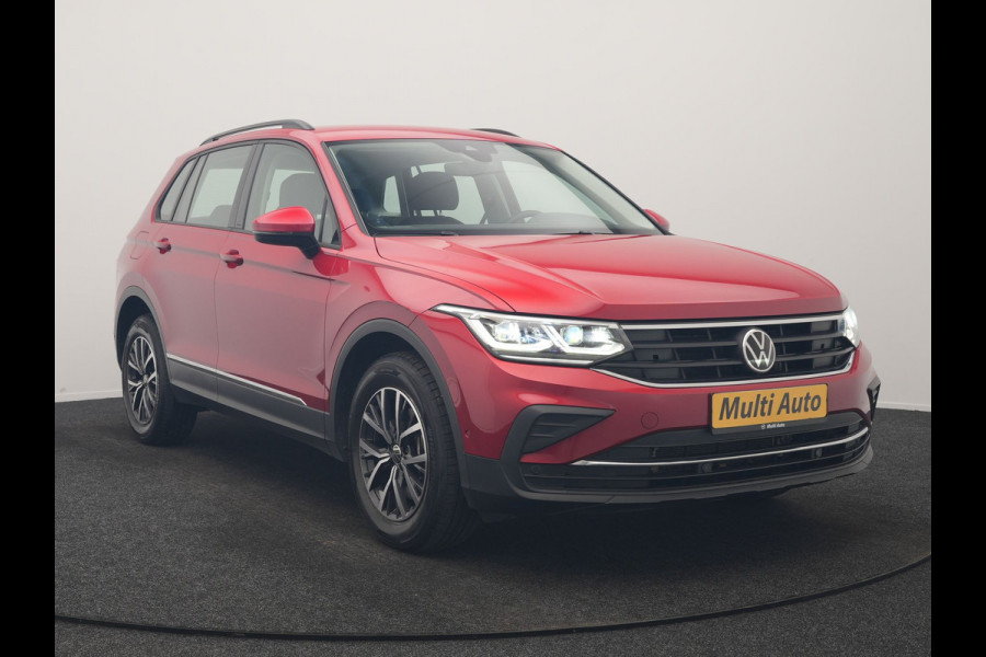 Volkswagen Tiguan 1.4 TSI eHybrid Elegance PHEV 245pk Dealer O.H. | SOH 90.3% | Adaptive Cruise | IQ Light | Camera | Blis | Stoelen & Stuur Verwarmd | Apple Carplay | DAB | Navigatie | Lane Assist | 17"L.M | Plug In Hybrid