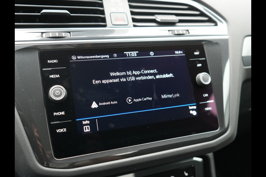Volkswagen Tiguan 1.4 TSI eHybrid Elegance PHEV 245pk Dealer O.H. | SOH 90.3% | Adaptive Cruise | IQ Light | Camera | Blis | Stoelen & Stuur Verwarmd | Apple Carplay | DAB | Navigatie | Lane Assist | 17"L.M | Plug In Hybrid