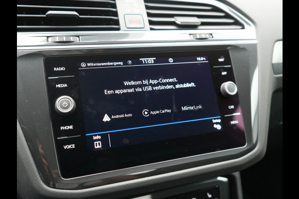 Volkswagen Tiguan 1.4 TSI eHybrid Elegance PHEV 245pk Dealer O.H. | SOH 90.3% | Adaptive Cruise | IQ Light | Camera | Blis | Stoelen & Stuur Verwarmd | Apple Carplay | DAB | Navigatie | Lane Assist | 17"L.M | Plug In Hybrid