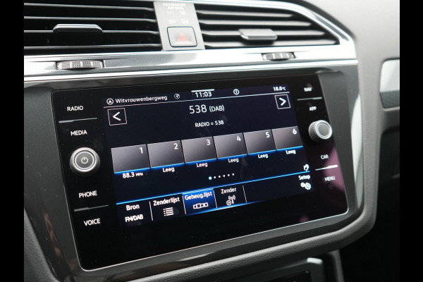 Volkswagen Tiguan 1.4 TSI eHybrid Elegance PHEV 245pk Dealer O.H. | SOH 90.3% | Adaptive Cruise | IQ Light | Camera | Blis | Stoelen & Stuur Verwarmd | Apple Carplay | DAB | Navigatie | Lane Assist | 17"L.M | Plug In Hybrid