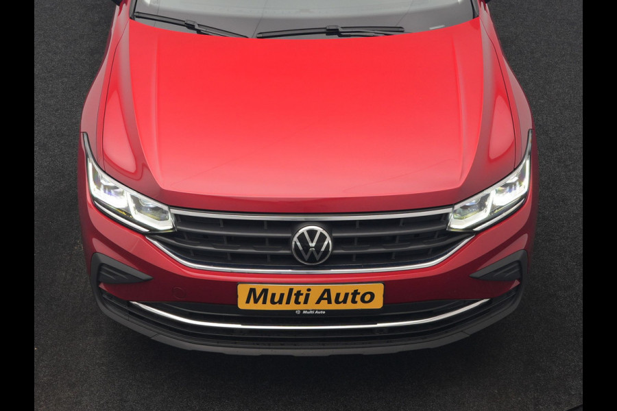 Volkswagen Tiguan 1.4 TSI eHybrid Elegance PHEV 245pk Dealer O.H. | SOH 90.3% | Adaptive Cruise | IQ Light | Camera | Blis | Stoelen & Stuur Verwarmd | Apple Carplay | DAB | Navigatie | Lane Assist | 17"L.M | Plug In Hybrid