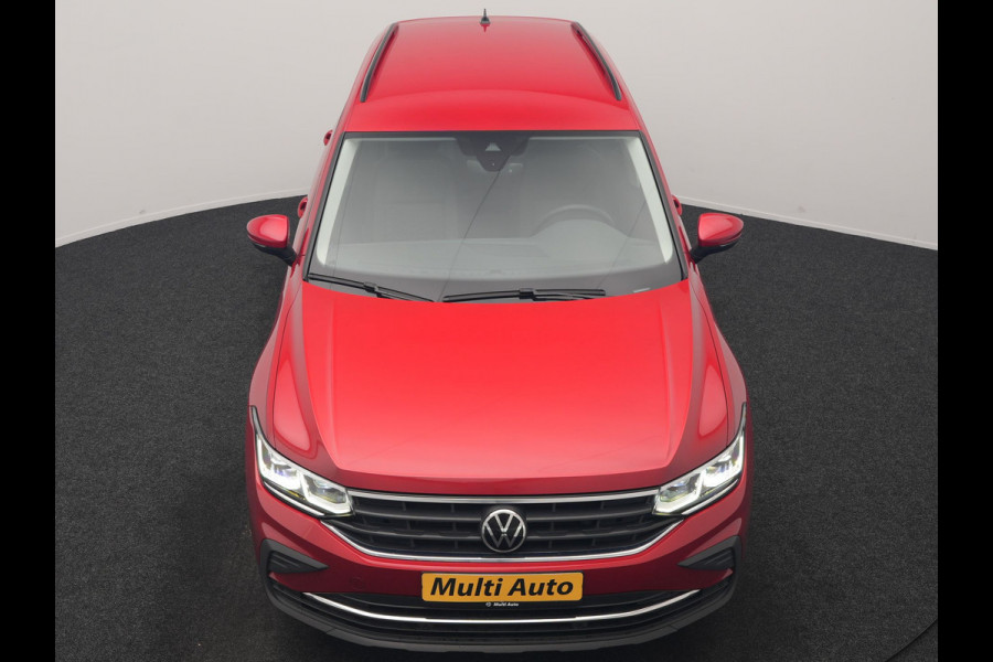 Volkswagen Tiguan 1.4 TSI eHybrid Elegance PHEV 245pk Dealer O.H. | SOH 90.3% | Adaptive Cruise | IQ Light | Camera | Blis | Stoelen & Stuur Verwarmd | Apple Carplay | DAB | Navigatie | Lane Assist | 17"L.M | Plug In Hybrid