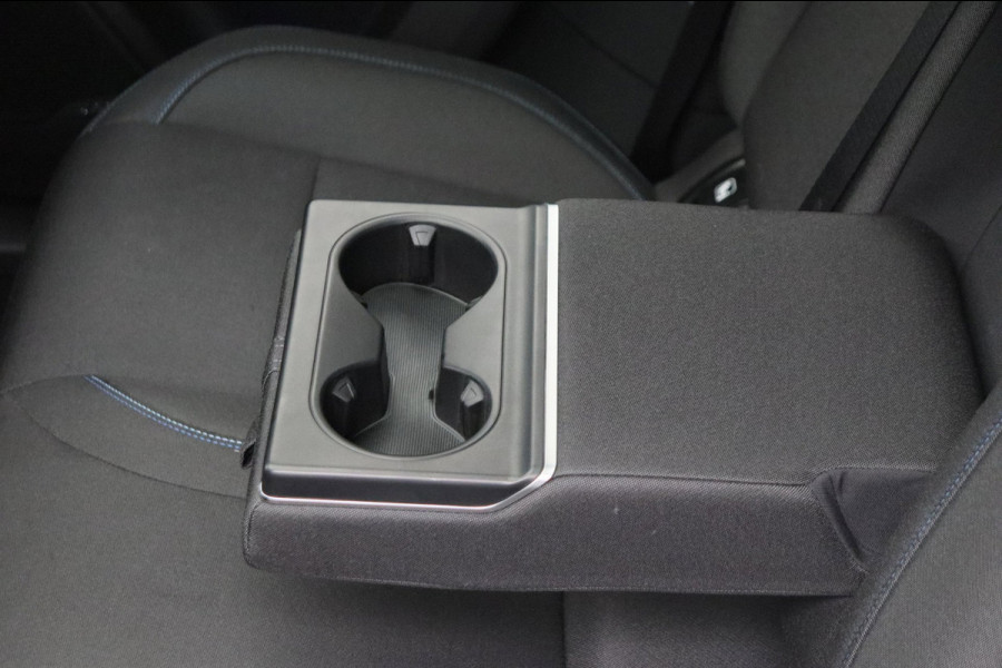 Lynk & Co 01 1.5 261PK Plug-in Hybrid *Zwarte Hemel* 360 Camera Pano/dak Apple/Carplay Adaptive/Cruise