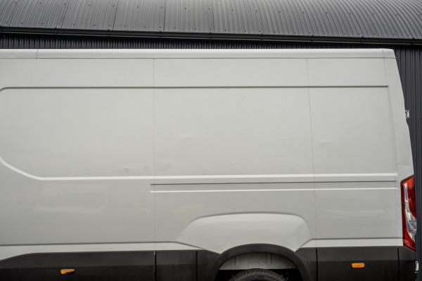 Iveco Daily **35S14V 2.3 L2H2 | Automaat | Euro 6 | Cruise | Climate | 3500 KG Trekgewicht | Trekhaak**