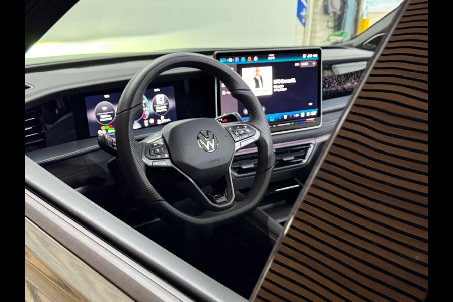 Volkswagen Tayron 1.5 eHybrid R-Line Edition | Fabr. garantie tot 2030 | 272PK | Black Style | Pano | Harman Kardon | Massage |20”