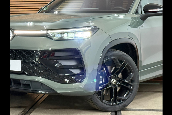Volkswagen Tayron 1.5 eHybrid R-Line Edition | Fabr. garantie tot 2030 | 272PK | Black Style | Pano | Harman Kardon | Massage |20”