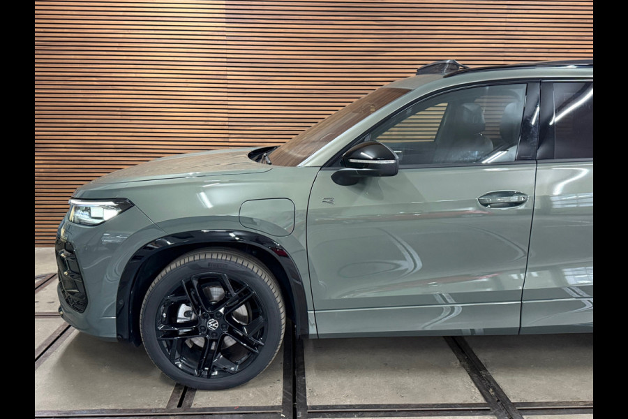 Volkswagen Tayron 1.5 eHybrid R-Line Edition | Fabr. garantie tot 2030 | 272PK | Black Style | Pano | Harman Kardon | Massage |20”