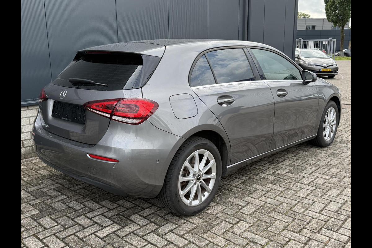 Mercedes-Benz A-Klasse 250 e 17"/Dodehoek/Camera/PDC v+a/Apple Carplay & Android Auto/DAB/Navigatie/Climate