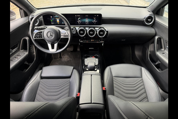Mercedes-Benz A-Klasse 250 e 17"/Dodehoek/Camera/PDC v+a/Apple Carplay & Android Auto/DAB/Navigatie/Climate