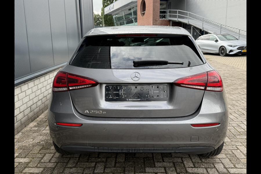 Mercedes-Benz A-Klasse 250 e 17"/Dodehoek/Camera/PDC v+a/Apple Carplay & Android Auto/DAB/Navigatie/Climate