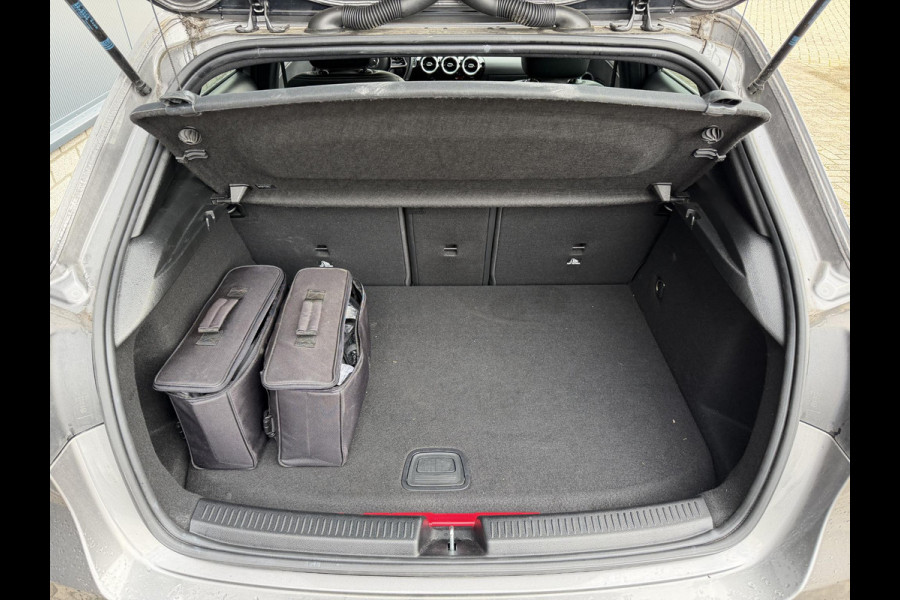 Mercedes-Benz A-Klasse 250 e 17"/Dodehoek/Camera/PDC v+a/Apple Carplay & Android Auto/DAB/Navigatie/Climate
