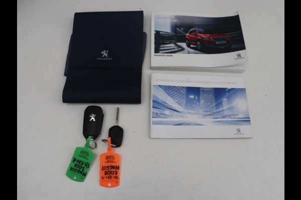 Peugeot 2008 1.2 PureTech Allure | Half Leder | Carplay | Climate control | Full LED | Cruise control | Navigatie | Park assist |