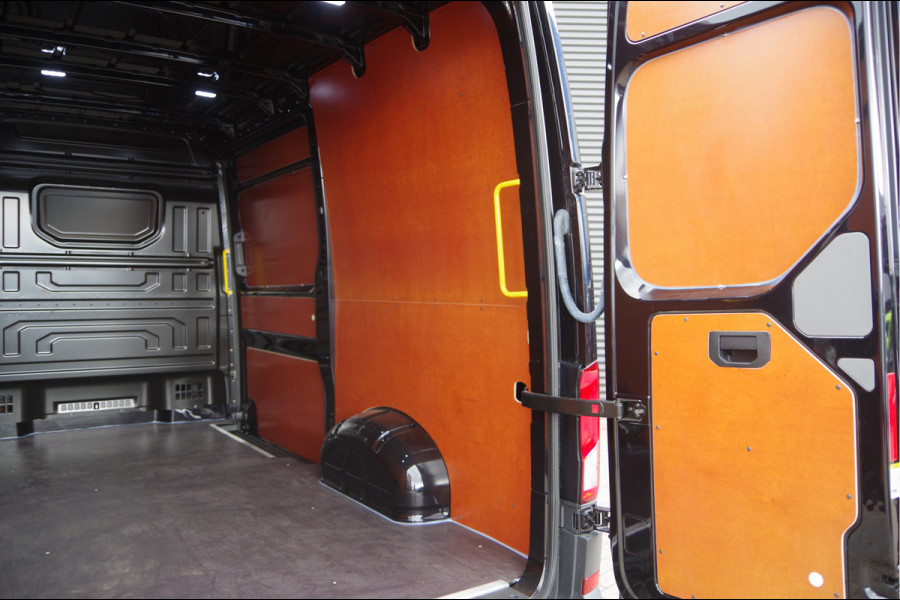 Volkswagen Crafter 35 2.0 TDI L3H3(L2H2) AUT. 3-ZITS, FACELIFT, BETIMMERING, CAMERA, GEV. STOEL, CRUISE, LEDER STUUR, CLIMA