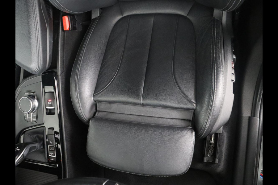 BMW X1 sDrive20i High Executive M-sport | Leder | Memory | Harman/Kardon | Head-up | Cruise control | Stoelverwarming | Climate control | Navigatie | Bluetooth | Park assist | Elektrische achterklep