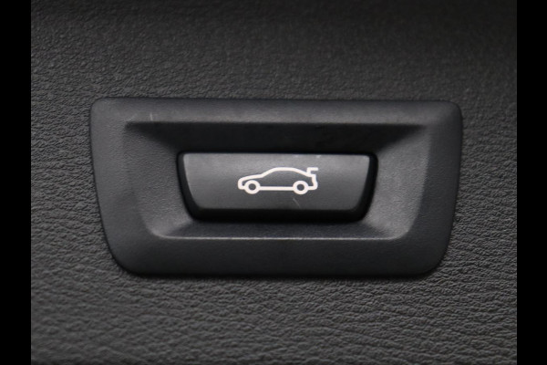 BMW X1 sDrive20i High Executive M-sport | Leder | Memory | Harman/Kardon | Head-up | Cruise control | Stoelverwarming | Climate control | Navigatie | Bluetooth | Park assist | Elektrische achterklep