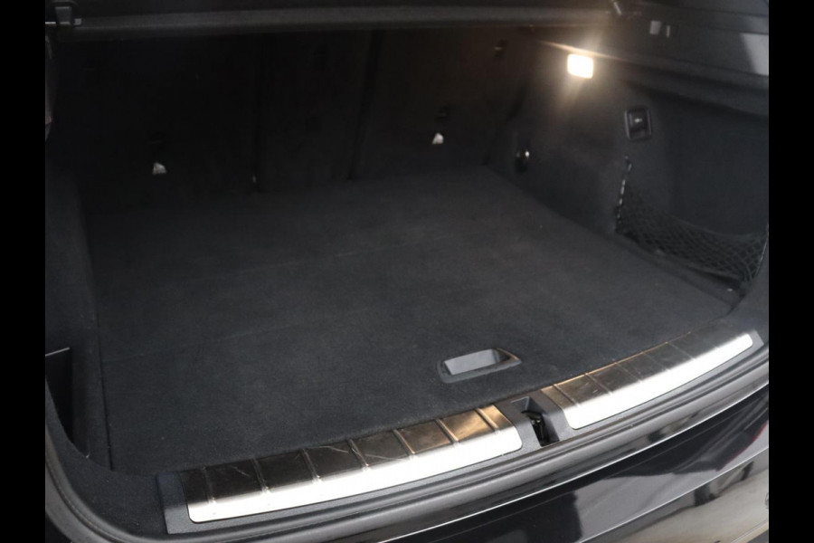 BMW X1 sDrive20i High Executive M-sport | Leder | Memory | Harman/Kardon | Head-up | Cruise control | Stoelverwarming | Climate control | Navigatie | Bluetooth | Park assist | Elektrische achterklep