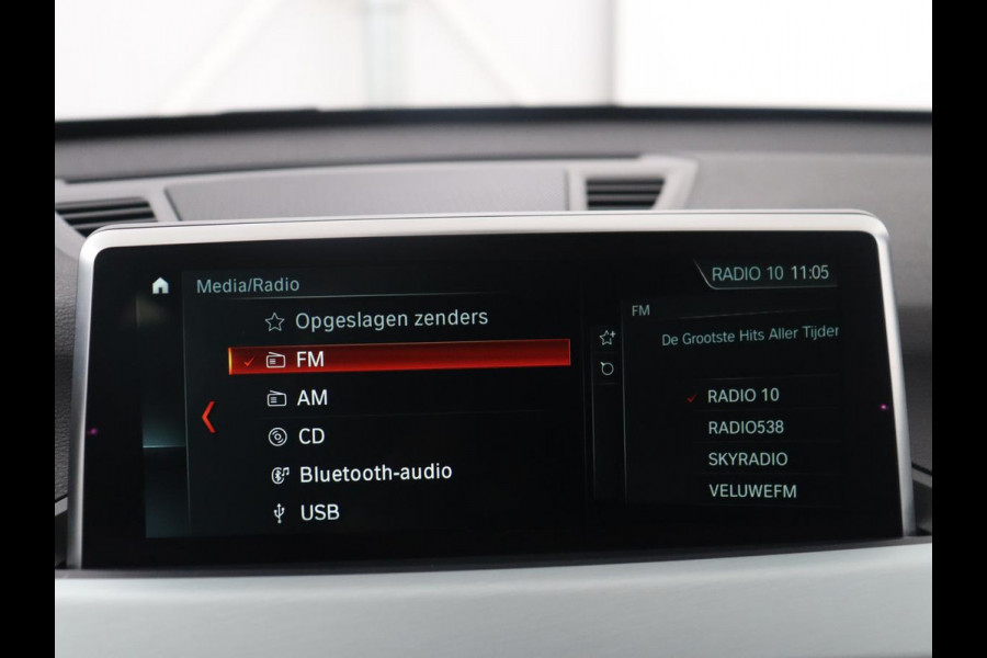BMW X1 sDrive20i High Executive M-sport | Leder | Memory | Harman/Kardon | Head-up | Cruise control | Stoelverwarming | Climate control | Navigatie | Bluetooth | Park assist | Elektrische achterklep