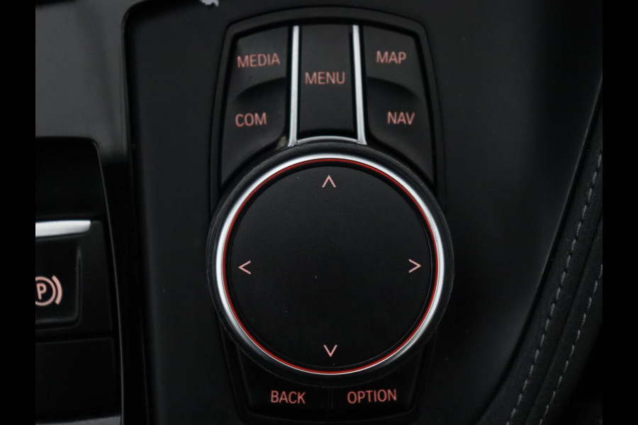 BMW X1 sDrive20i High Executive M-sport | Leder | Memory | Harman/Kardon | Head-up | Cruise control | Stoelverwarming | Climate control | Navigatie | Bluetooth | Park assist | Elektrische achterklep