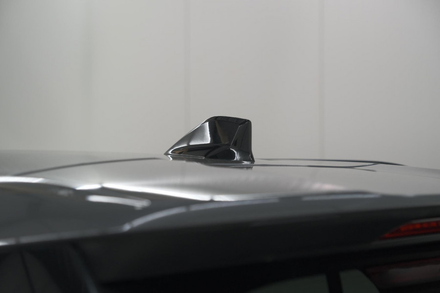 Peugeot 2008 1.2 Hybrid 145 Allure | Apple Carplay | Climate Control | Parkeersensoren Voor + Achter