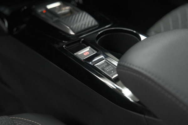 Peugeot 2008 1.2 Hybrid 145 Allure | Apple Carplay | Climate Control | Parkeersensoren Voor + Achter
